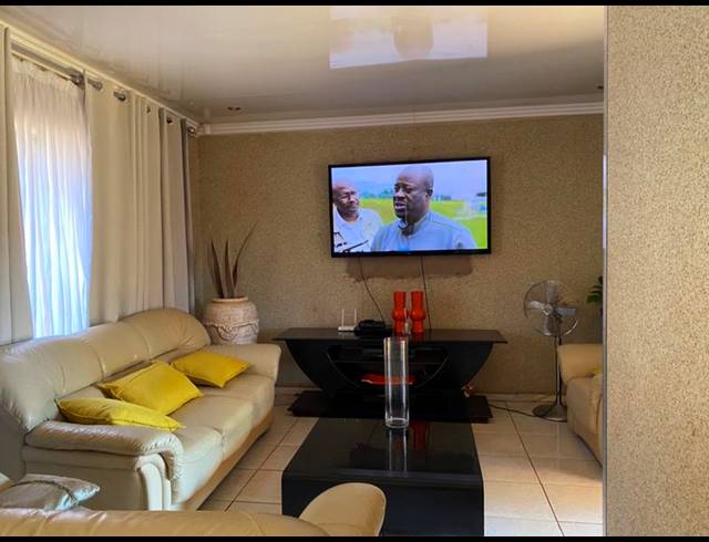 3 BEDROOM HOUSE FOR SALE IN MAHWELERENG